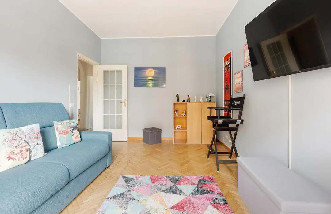 Guesthost - Unimi & Politecnico Roomy Apt With Balcony-1